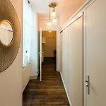 Mana - Mahana Avec Vue Superbe Sur La Place Ducale Et Parking Privé Inclus Apartamento *
