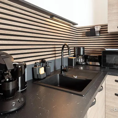 Mana - Mahana Avec Vue Superbe Sur La Place Ducale Et Parking Prive Inclus * Charleville-Mézières