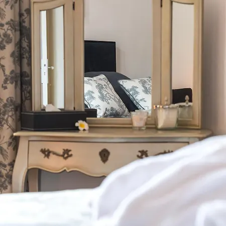 Apartment Mana - Mahana Avec Vue Superbe Sur La Place Ducale Et Parking Prive Inclus Charleville-Mézières