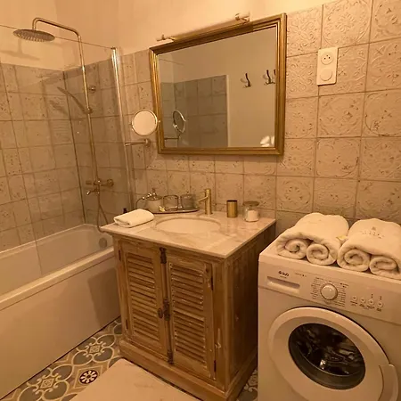 Mana - Mahana Avec Vue Superbe Sur La Place Ducale Et Parking Prive Inclus Charleville-Mézières